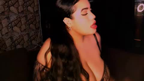 Snapshot of emmacamille2 chatting on 02.23.25 emmacamille2 online show from 02.23.25