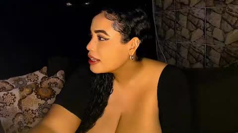 Snapshot of emmacamille2 chatting on 02.27.25 emmacamille2 online show from 02.27.25