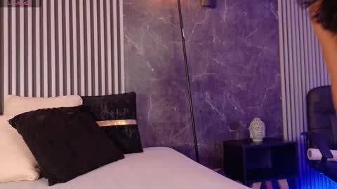 emmaclark_1 online show from 12.15.25