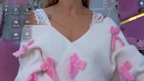 Snapshot of emmacortez chatting on 10.14.25 emma cortez online show from 10.14.25