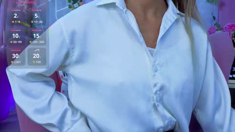 Snapshot of emmacortez chatting on 10.15.25 emma cortez online show from 10.15.25