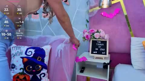 Snapshot of emmacortez chatting on 10.16.25 emma cortez online show from 10.16.25