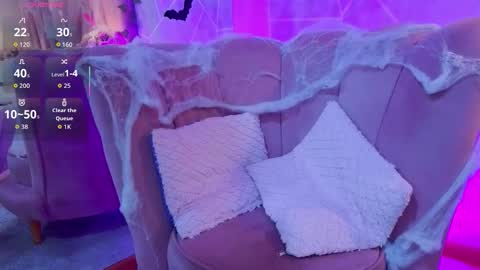 Snapshot of emmacortez chatting on 10.31.25 emma cortez online show from 10.31.25