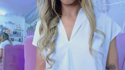 Snapshot of emmacortez chatting on 11.07.25 emma cortez online show from 11.07.25