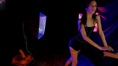 Emma Duque online show from 12.15.25