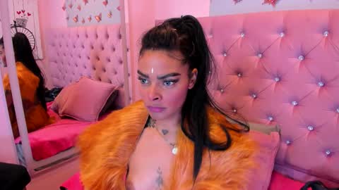 emmaebony_ online show from 10.31.25