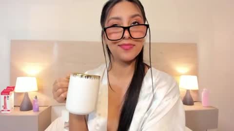 emmaespencer  online show from 06.19.26
