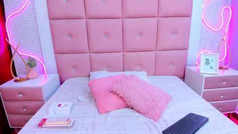 Alejandra  online show from 02.28.25