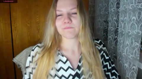 Snapshot of emmafrizea chatting on 12.04.25 Hello Im newMake me cumPVT 12tk for min ALL INCLUSIVE online show from 12.04.25