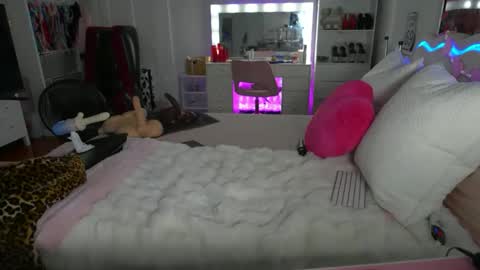 Snapshot of emmagray01 chatting on 02.04.26 emmagray01 online show from 02.04.26