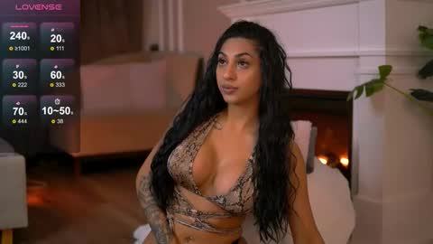 Snapshot of emmahale chatting on 10.20.25 emmahale online show from 10.20.25