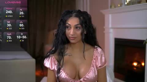 Snapshot of emmahale chatting on 10.22.25 emmahale online show from 10.22.25