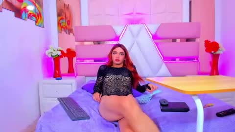 Emma Hilton online show from 06.05.26