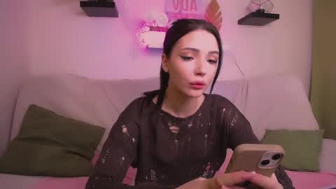 Emma online show from 01.31.25