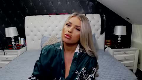 Emma Mavis online show from 05.04.26