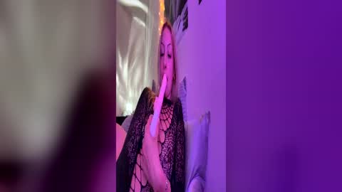 emmaraee online show from 06.21.26