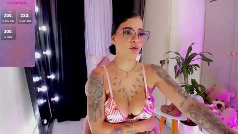 Emma Russell online show from 10.21.25