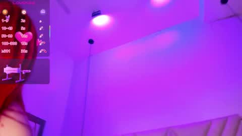 Snapshot of emmaswift1 chatting on 10.07.25 Emma online show from 10.07.25