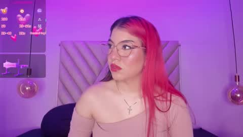 Snapshot of emmaswift1 chatting on 11.11.25 Emma online show from 11.11.25