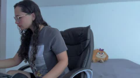 Emma Torres online show from 12.19.24