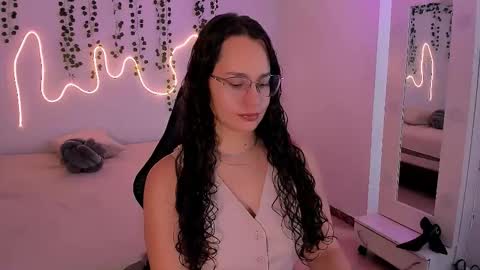 Emma Torres online show from 10.15.25