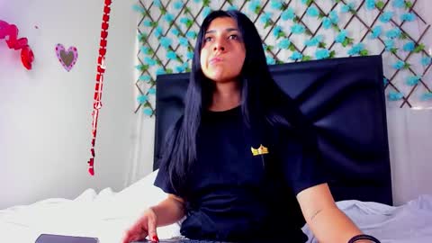 Snapshot of emmawillliams chatting on 02.22.26 Emma online show from 02.22.26