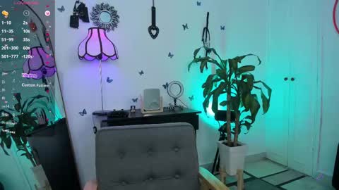 Snapshot of emmax_x chatting on 09.21.25 EMMA online show from 09.21.25