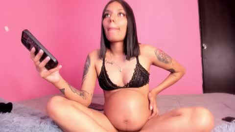 Snapshot of emmi_00 chatting on 12.18.25 Emmi online show from 12.18.25