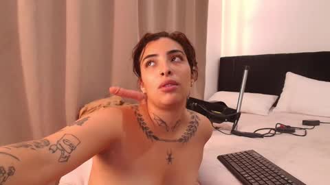 Snapshot of emmi_11 chatting on 02.14.26 emmi_11 online show from 02.14.26