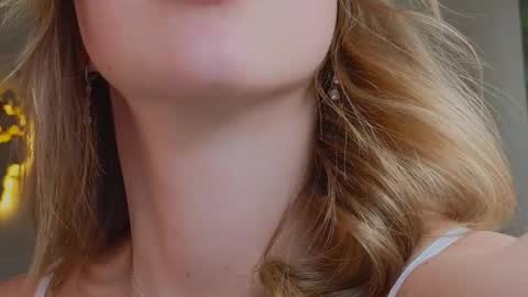 Miss Emmi online show from 02.14.25