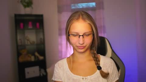 Snapshot of emmie_murray chatting on 09.28.25 Emmie online show from 09.28.25