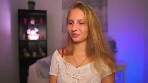 Snapshot of emmie_murray chatting on 11.13.25 Emmie online show from 11.13.25