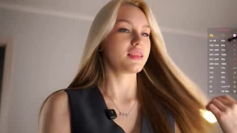 Aurora online show from 10.15.25