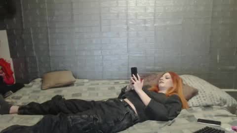 Snapshot of emmily000 chatting on 12.20.24 Emmily000 online show from 12.20.24