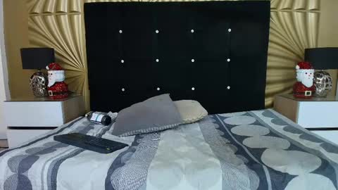 Snapshot of emmily_keller chatting on 11.13.25 Emmily keller online show from 11.13.25