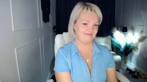 Snapshot of emmmam chatting on 05.23.26 emmmam online show from 05.23.26