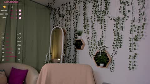 Emmy Fearon online show from 12.06.24