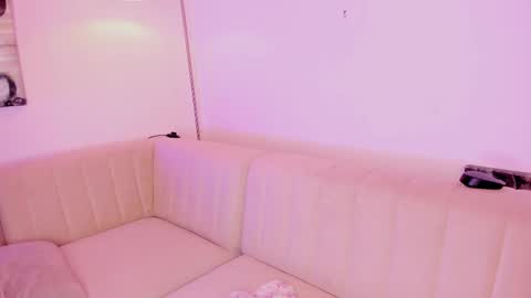 Emmy Heart online show from 02.03.26