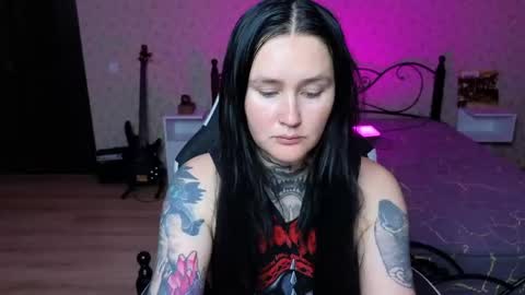 Emmy Bright     50  online show from 05.01.26