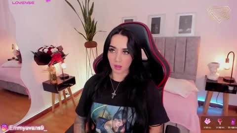 Emmy Evans  online show from 12.02.24