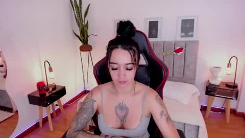 Emmy Evans  online show from 12.29.24