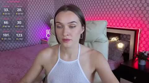 Snapshot of emmyskyy chatting on 09.23.25 Emma online show from 09.23.25