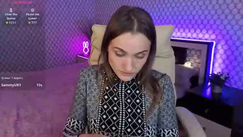 Snapshot of emmyskyy chatting on 10.11.25 Emma online show from 10.11.25