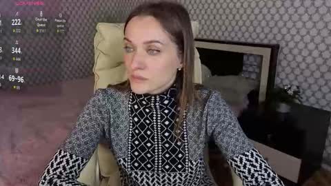 Snapshot of emmyskyy chatting on 10.12.25 Emma online show from 10.12.25