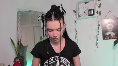 Snapshot of emperatriiiz chatting on 01.31.25 Emperatriz online show from 01.31.25