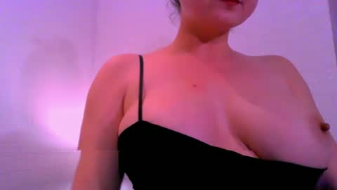 Snapshot of empierce chatting on 06.15.26 M online show from 06.15.26
