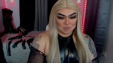 Snapshot of empressmichellexx chatting on 03.06.26 Mistress Michelle online show from 03.06.26