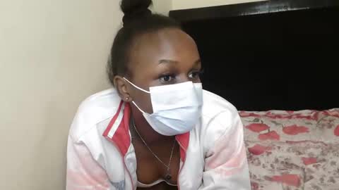 Snapshot of empressvee24 chatting on 11.26.25 vee online show from 11.26.25