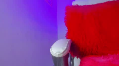 Snapshot of emy_colee chatting on 01.29.25 Emy online show from 01.29.25