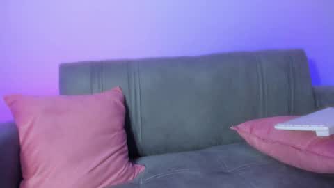 Snapshot of emy_colee chatting on 02.08.25 Emy online show from 02.08.25